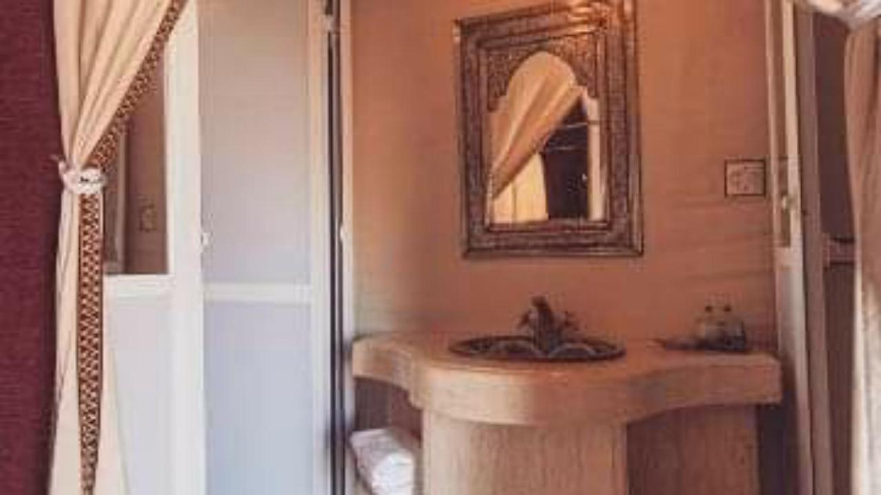 ホテル Erg Chebbi Luxury Camp メルズーガ エクステリア 写真